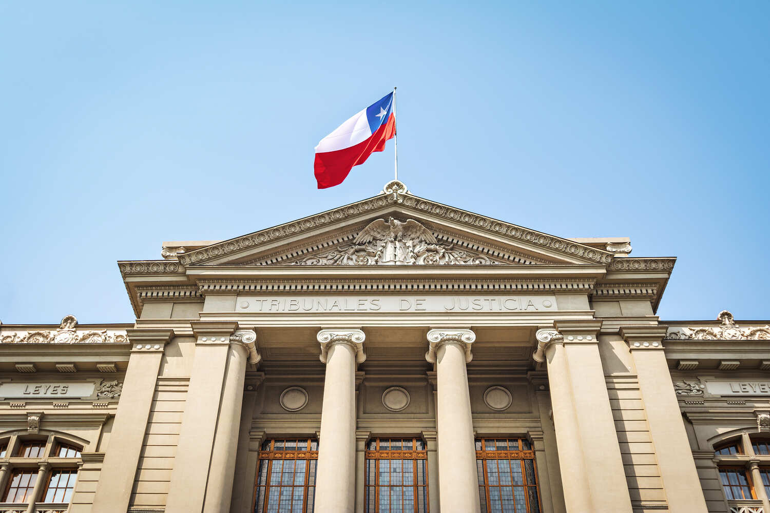 Exterior of a Dallas County courthouse building
